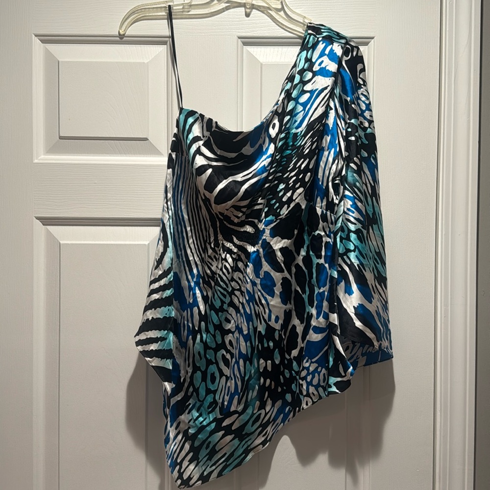 Slik one shoulder top